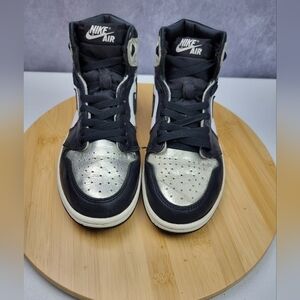 Nike Air Jordan 1 High OG Metallic Silver Size 7